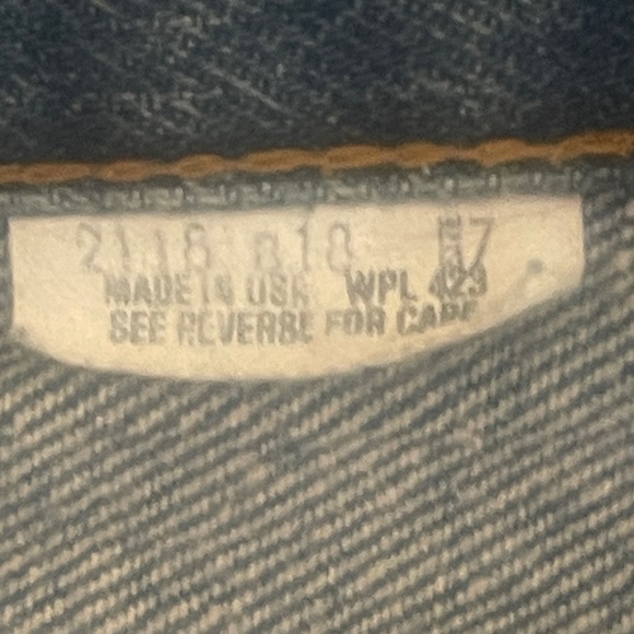 Levi’s Vintage 26501 Distressed Size 7 Made In USA Blue Jean Shorts - Picture 2 of 4